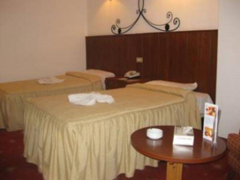 Commodore Hotel Amman Extérieur photo