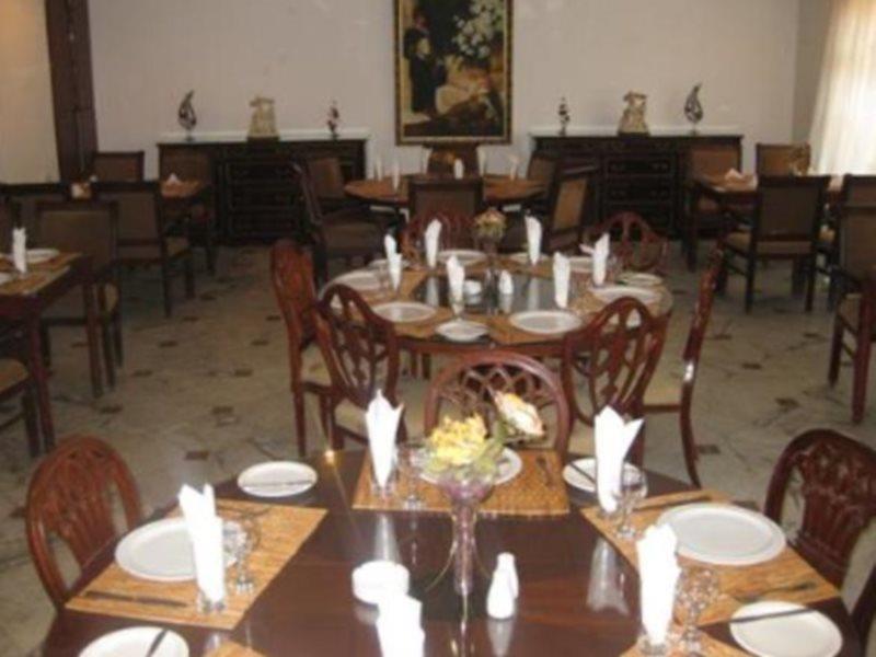Commodore Hotel Amman Extérieur photo