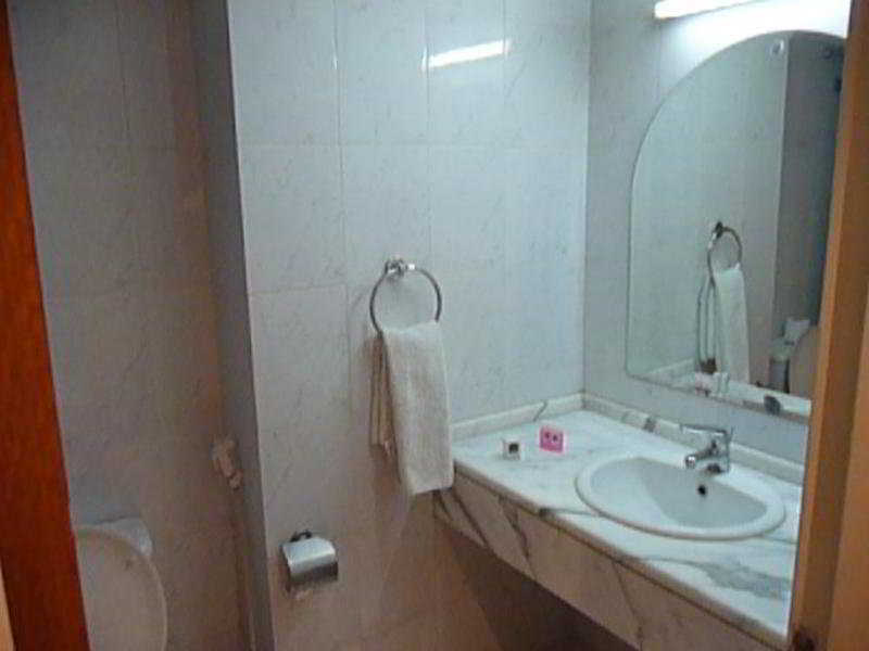 Commodore Hotel Amman Extérieur photo